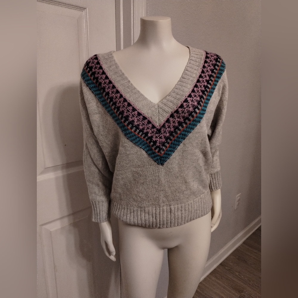 American Eagle Outfitters Gray V-Neck Sweater
